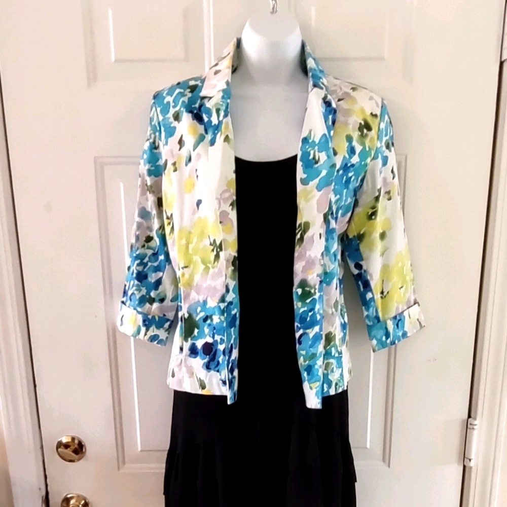 Erin London Floral Print Woman's Blazer. Size S
